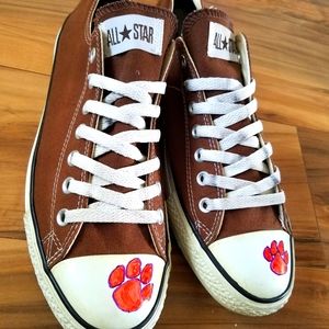 Converse All Star Chuck Taylor Low Top Sneakers